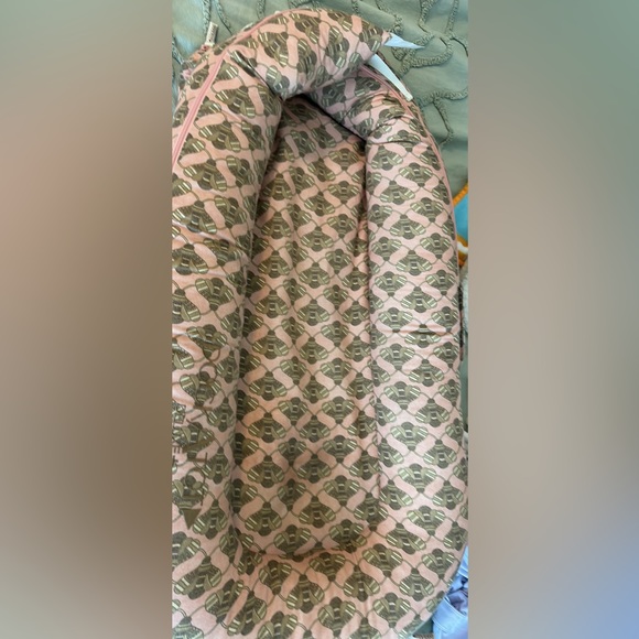 Beautiful Dock a tot, bee pattern - Picture 4 of 4